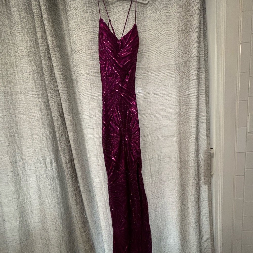 Deep purple/ magenta sparkly prom dress size large!!